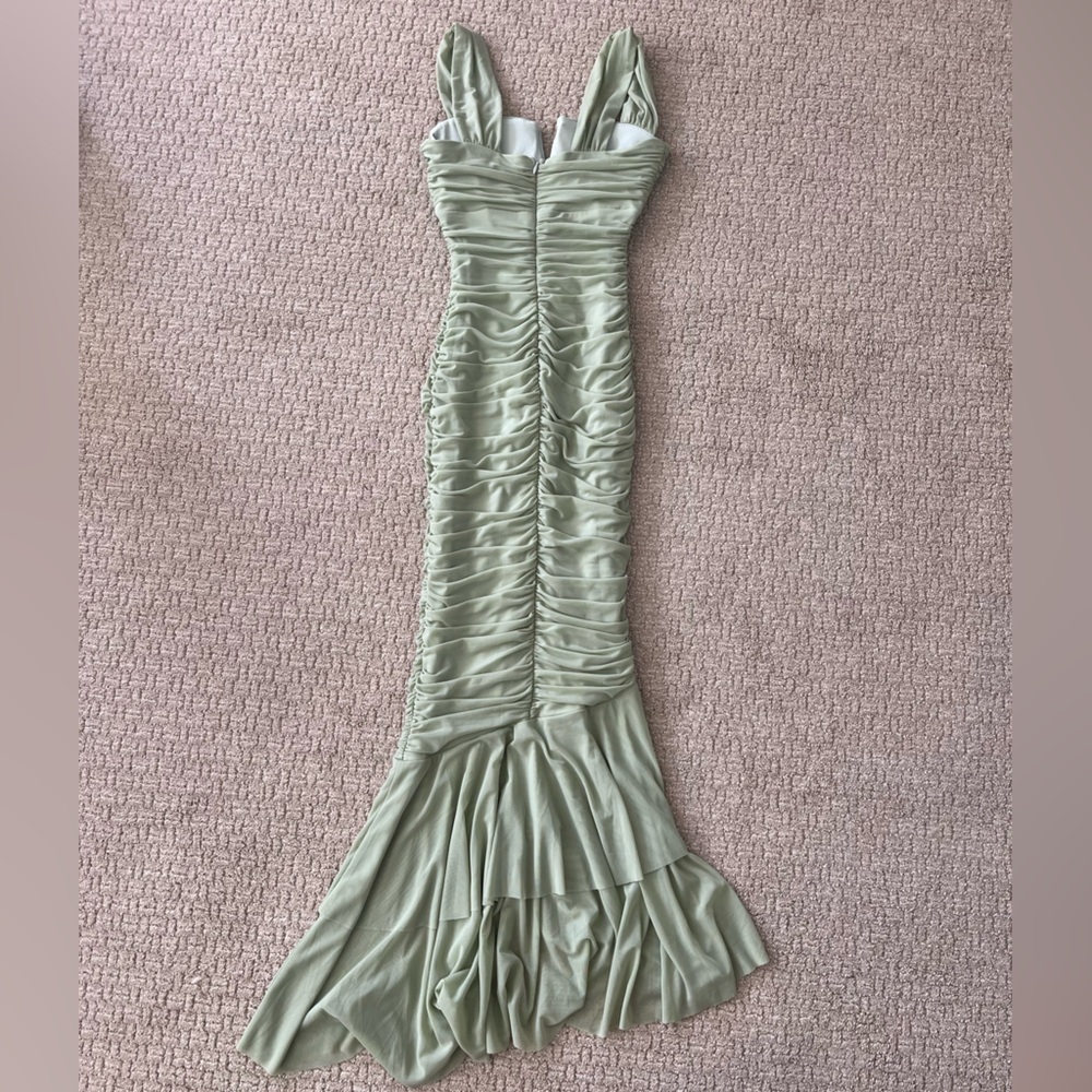 Selfie Leslie Sage Green Ruched Midi Dress - Picture 7 of 10